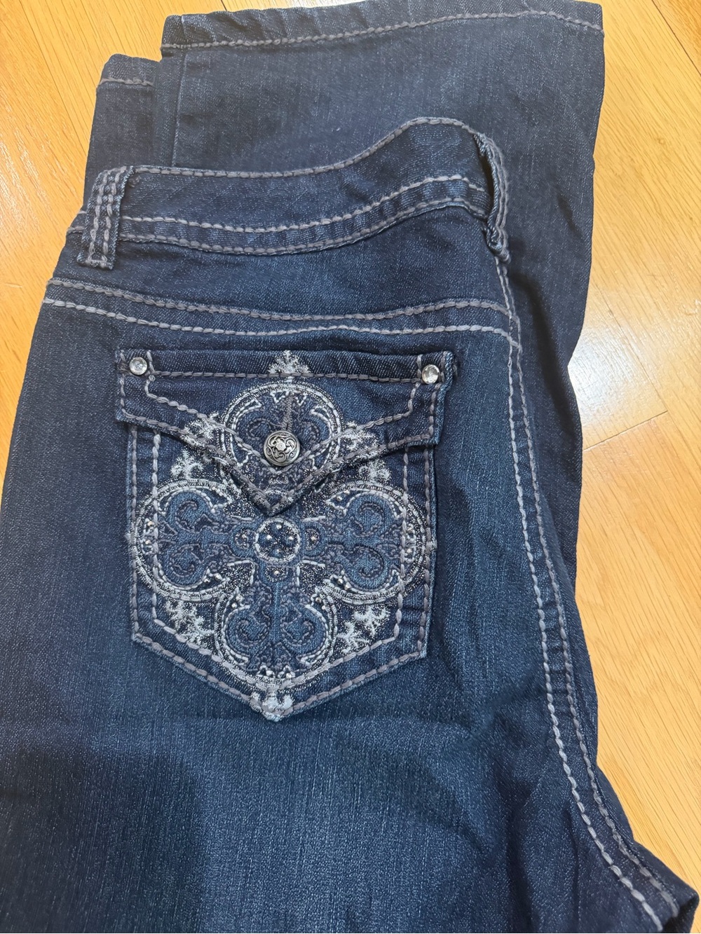 Source Unknown Dark Blue Women’s Boot Cut Jeans with Embroidered Pocket